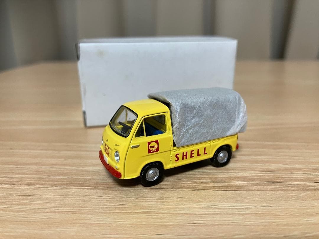 トミカラマヴィンテージ　ガソリンスタンドシェル付属　スバルサンバートラック