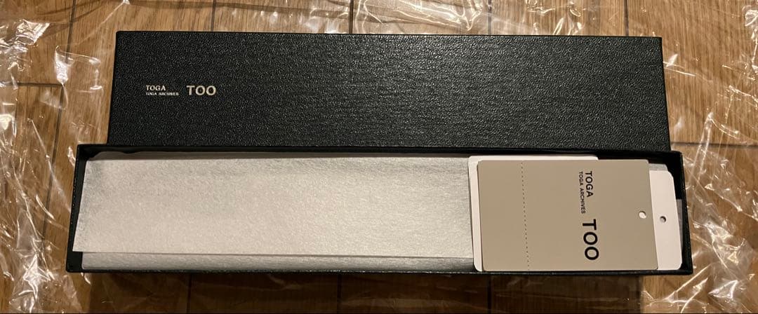 新品未使用 【TOGA VIRILIS】 レザー スマホ ハンドル ストラップ