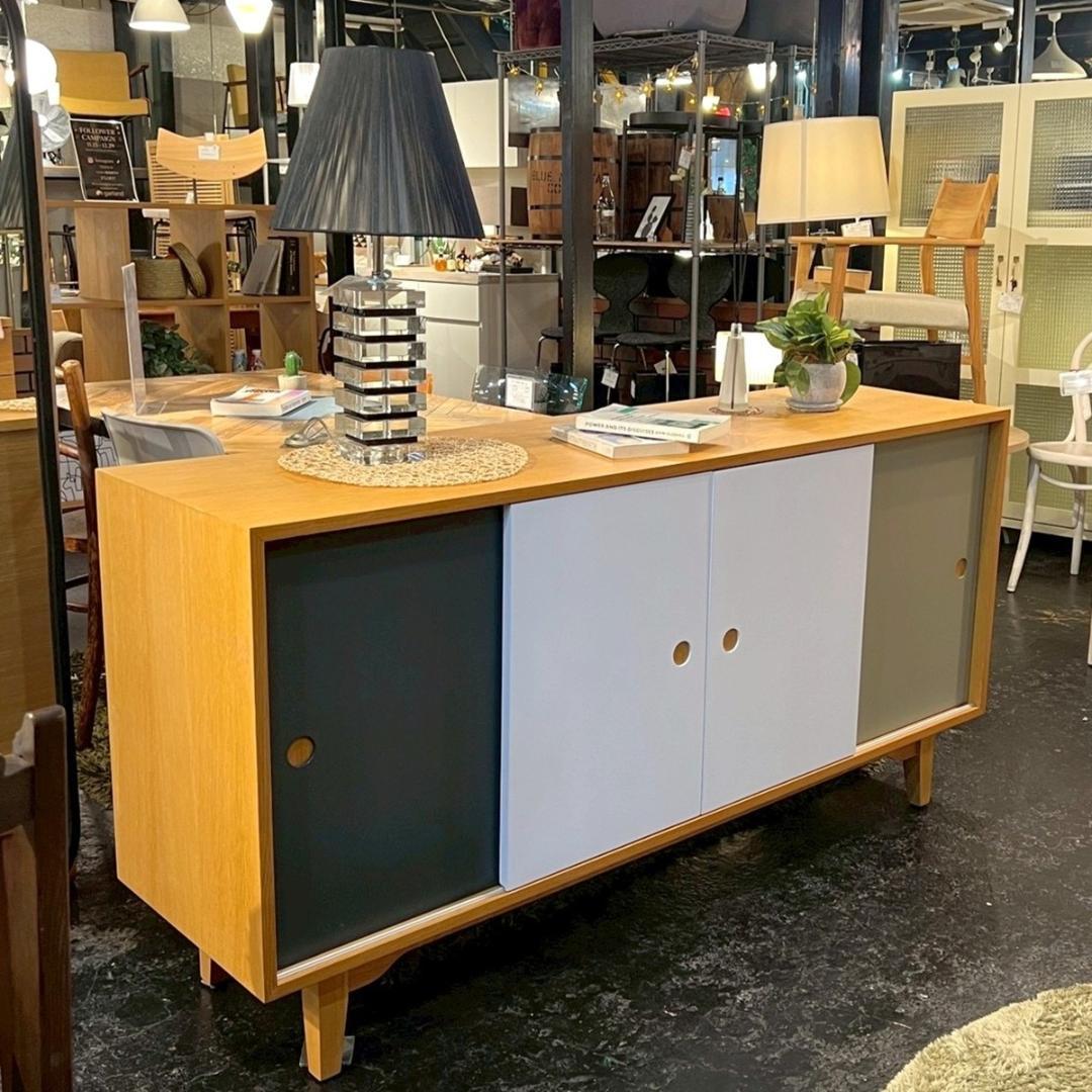 北欧モダン マルチカラー扉 サイドボード キャビネット リビングボード シンプル