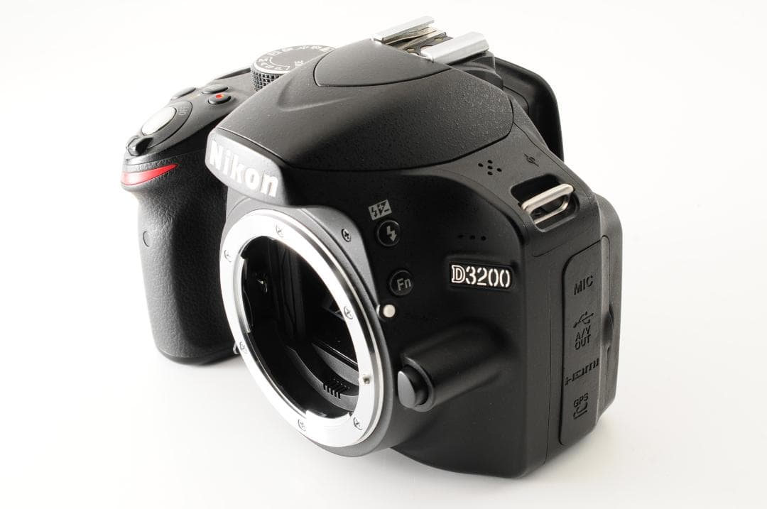 【美品】 ニコン Nikon D3200 ボディ デジタル一眼レフ #307