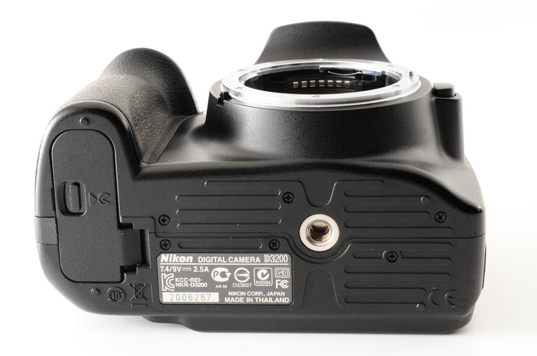 【美品】 ニコン Nikon D3200 ボディ デジタル一眼レフ #307