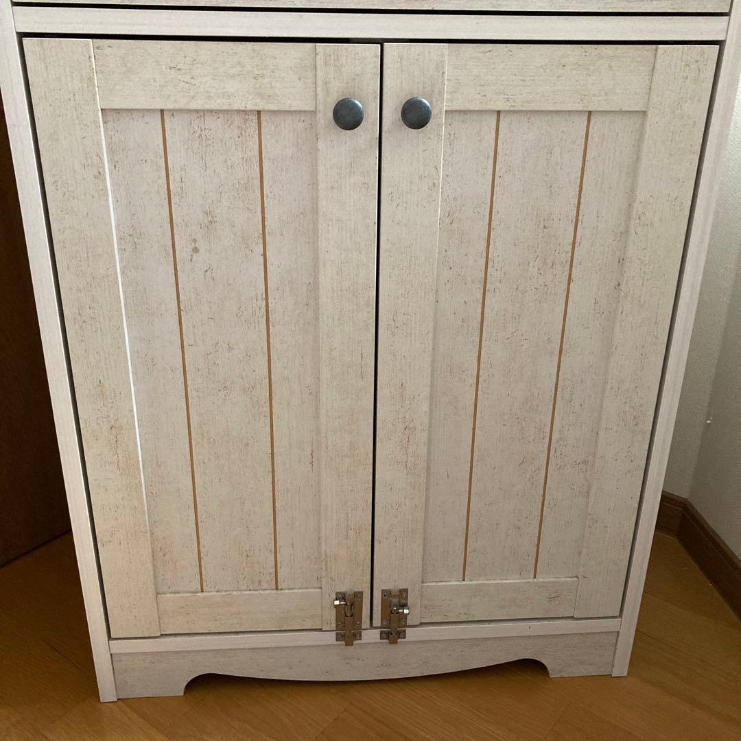 キャビネット（コンセント付き）