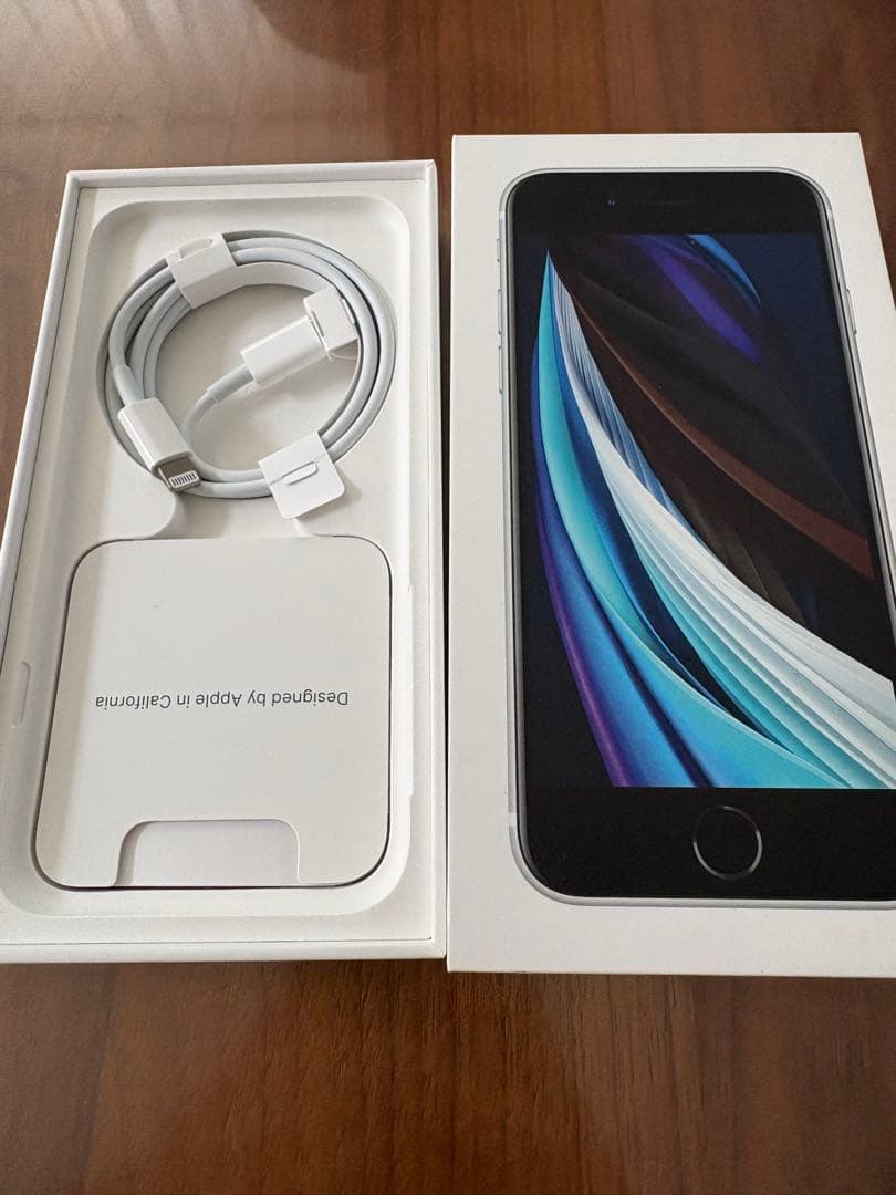 iPhoneSE 第二世代　64GB 新品、未使用　白