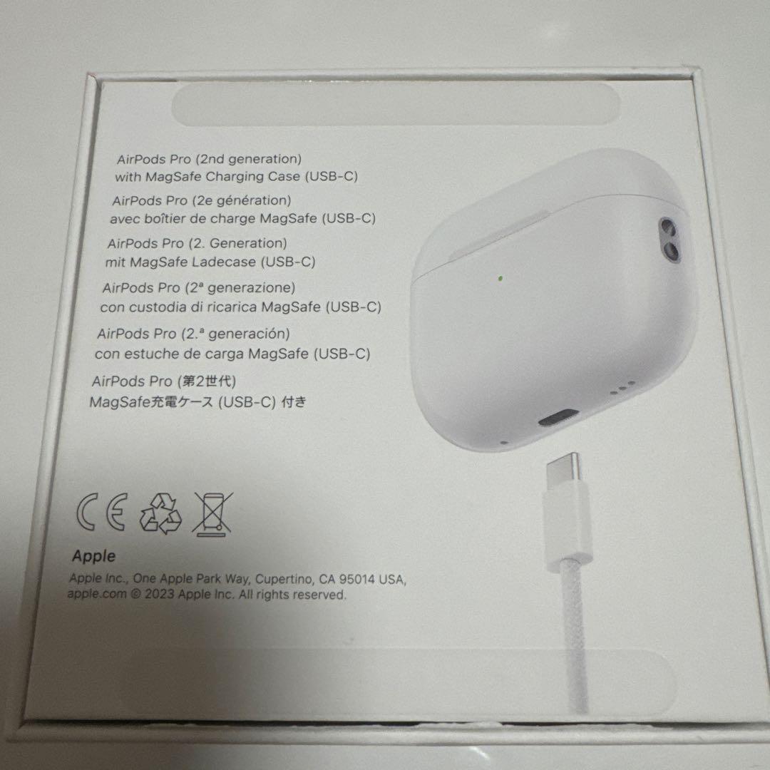 Matsu 　　　AirPods本体 ホワイト 充電ケース付き