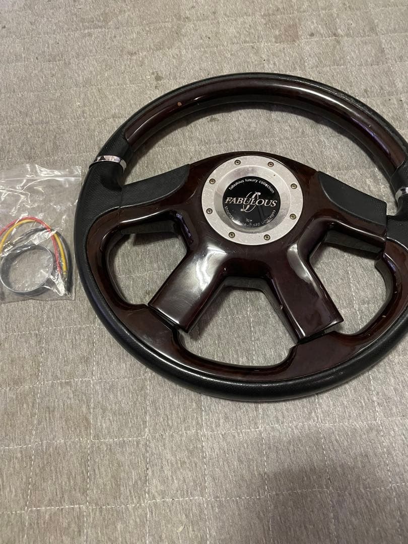 FABULOUS スポーツ ステアリング ホイール
