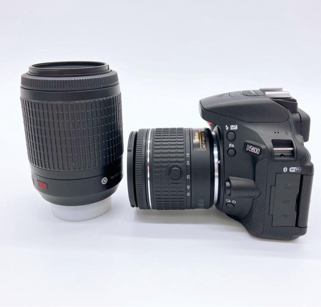 ニコン　D5600 デジタル一眼レフカメラ ダブルズームキットシャッター枚少なめ
