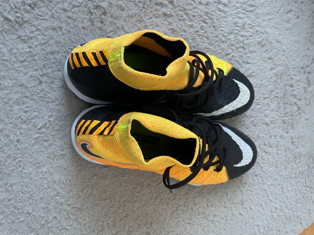 NIKE サッカー　フットサル　トレシュー ハイパーヴェノム ファントム