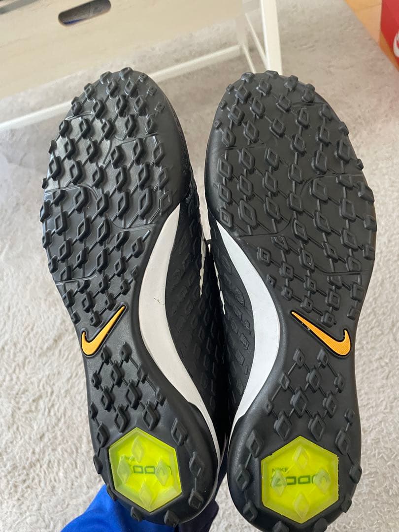 NIKE サッカー　フットサル　トレシュー ハイパーヴェノム ファントム