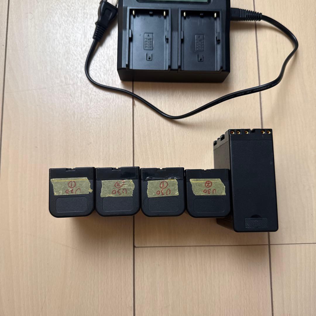 SONY サードパーティ製 BP-U30 4個 BP-U70 1個　充電器