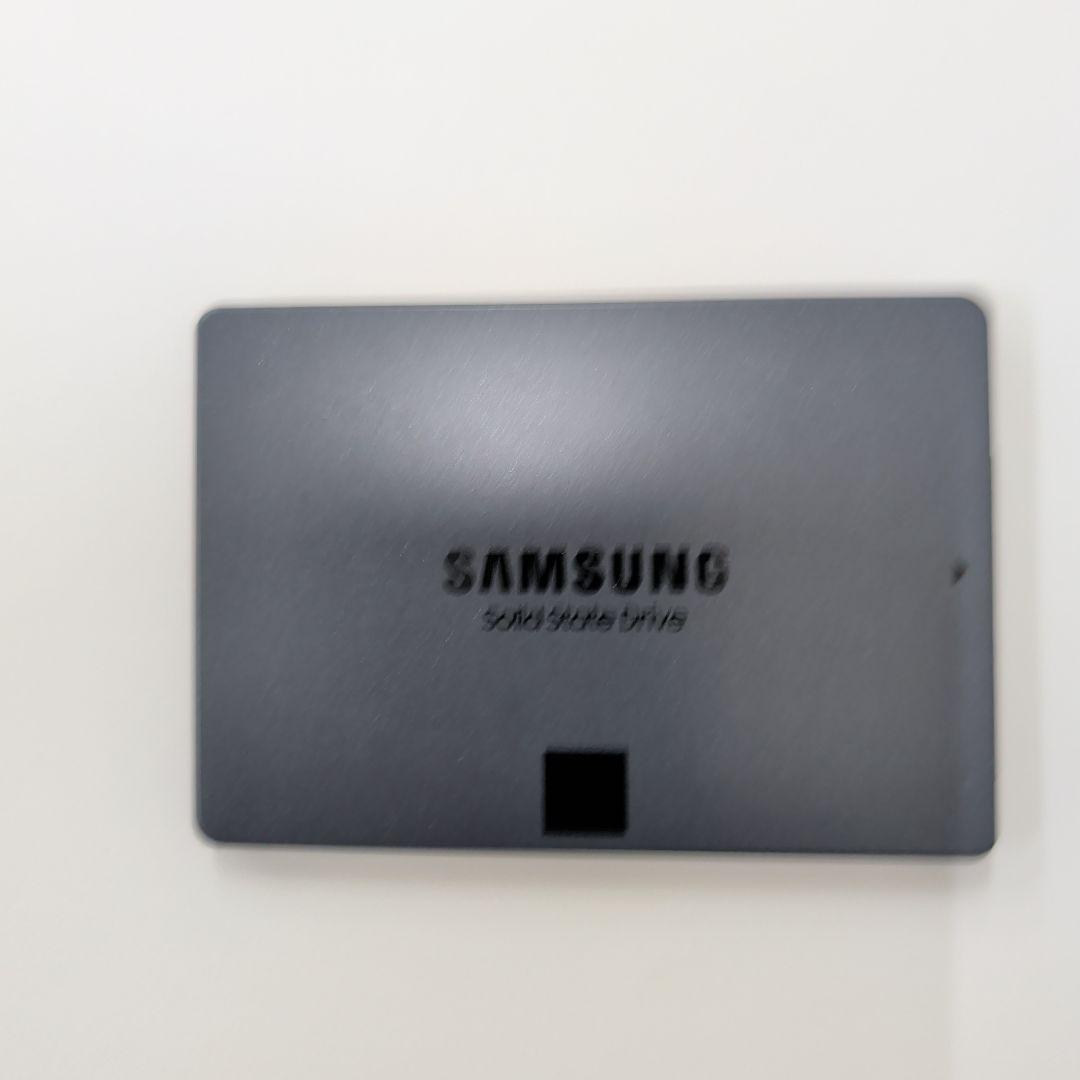 Samsung 870 QVO 8TB SSD + UGREENエンクロージャー