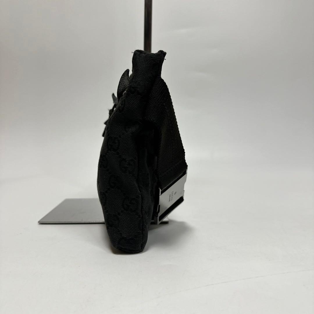 t61【美品】グッチ　GGキャンバス レザー　ブラックウエストポーチショルダー.