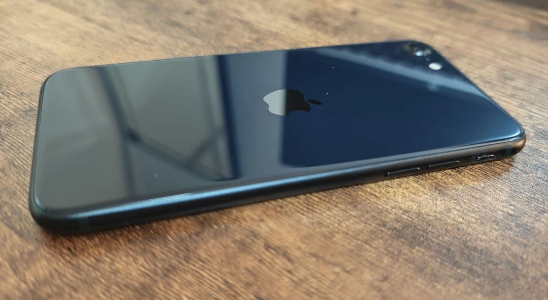 iPhone SE 第3世代 ミッドナイト