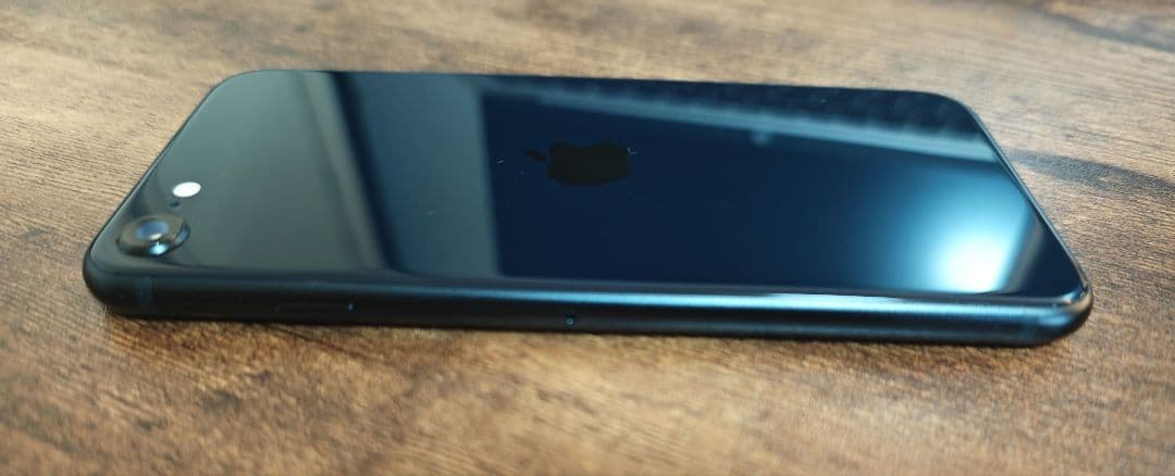 iPhone SE 第3世代 ミッドナイト