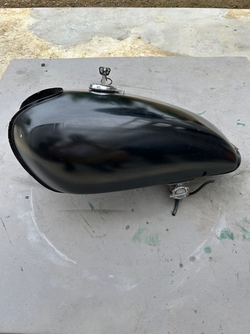 ブラックバイクタンク 鍵付き