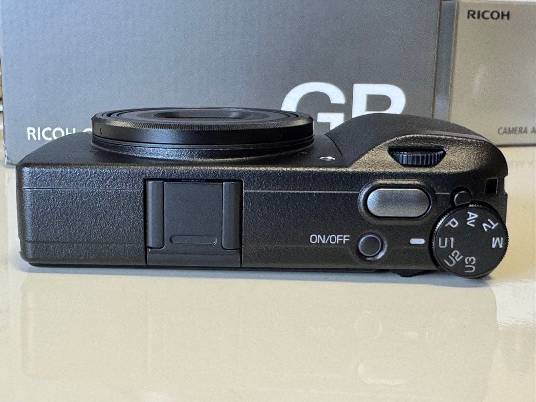 極美品　【メーカー保証付】　RICOH GR3 HDF