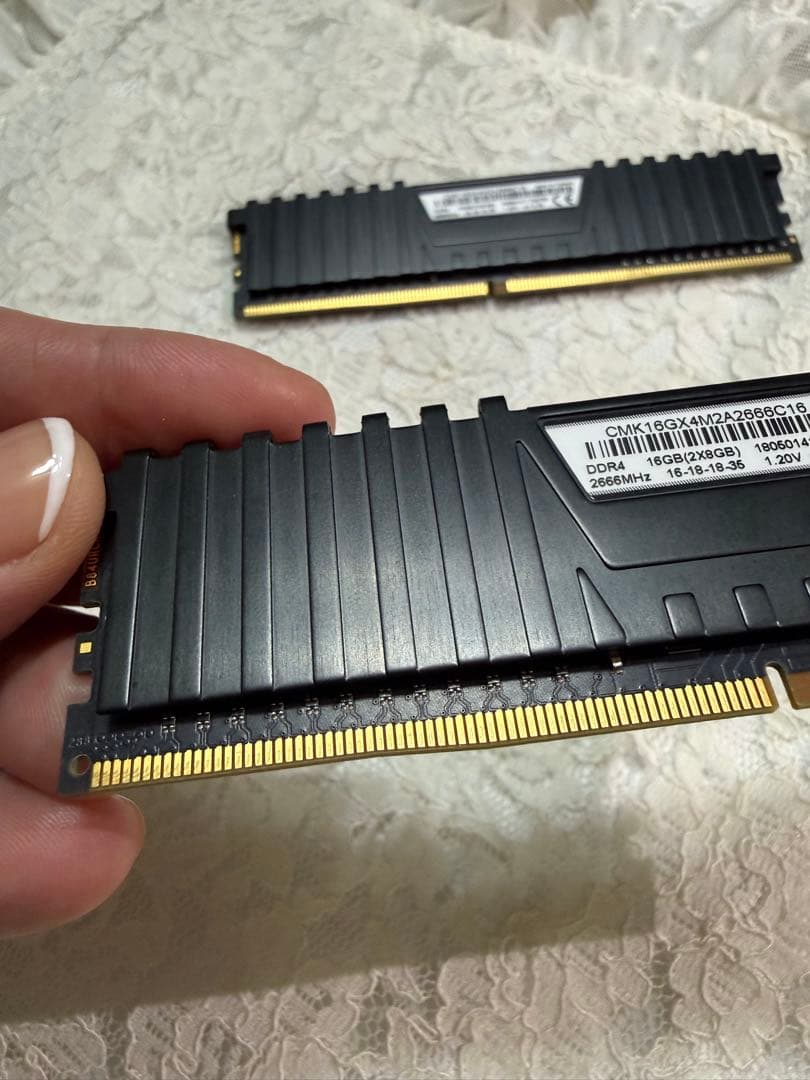 Corsair Vengeance LPX DDR4 8GB×2枚