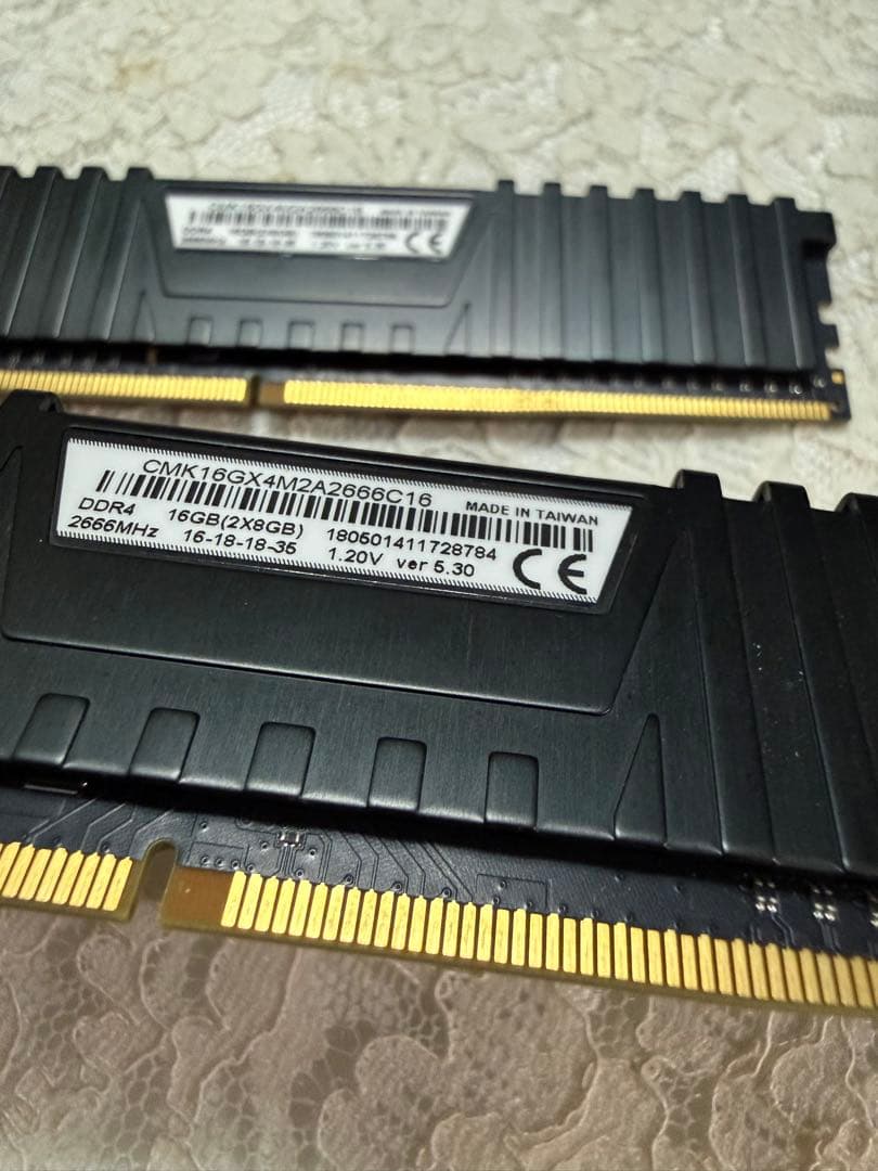 Corsair Vengeance LPX DDR4 8GB×2枚