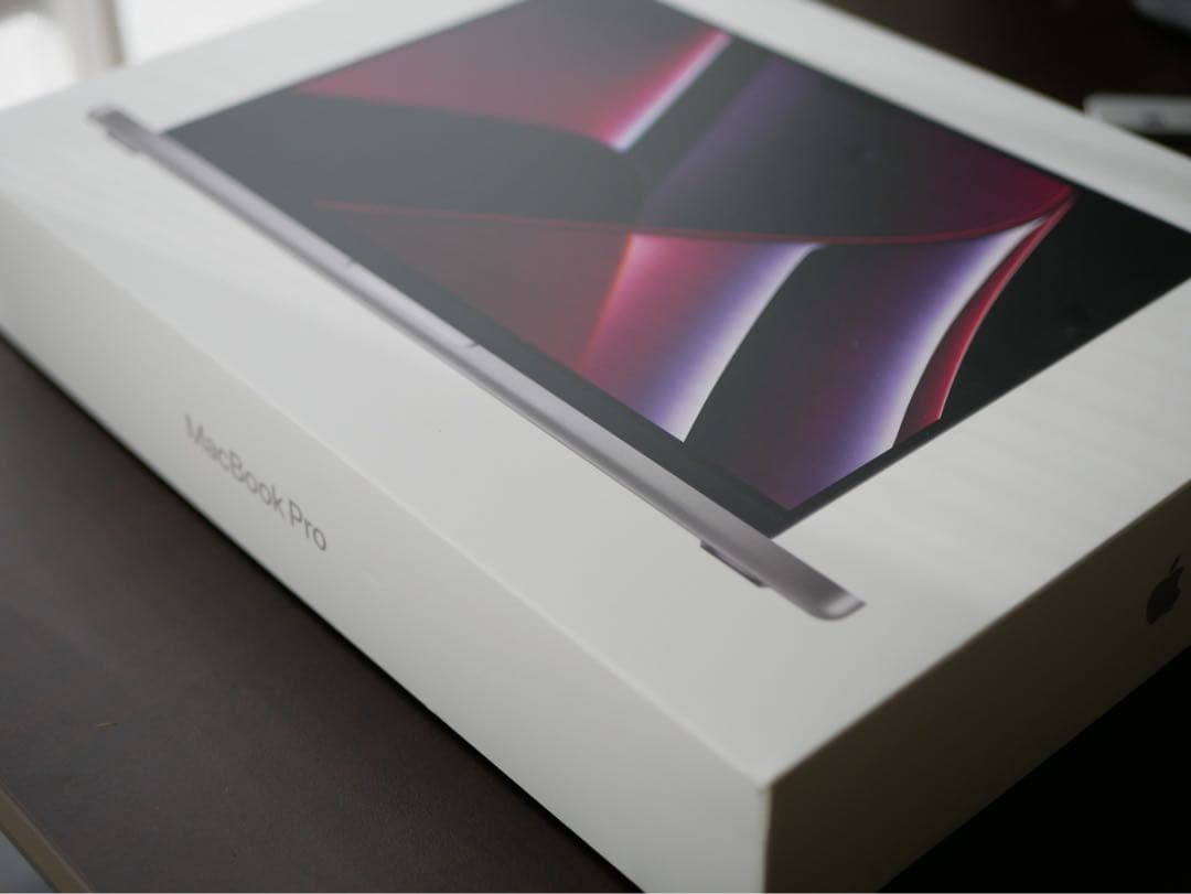 【ジャンク】MacbookPro14M2Pro / 通電OK画面×充電器外箱付き