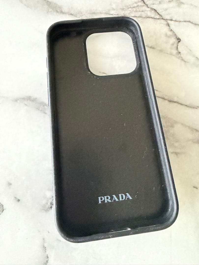 PRADA ブラックレザー iPhone15Pro用ケース