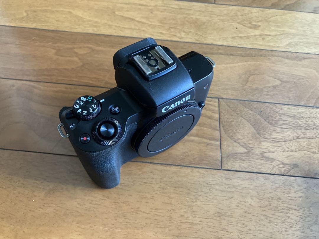 Canon キャノンEOS Kiss M2 ダブルズームキット ブラック