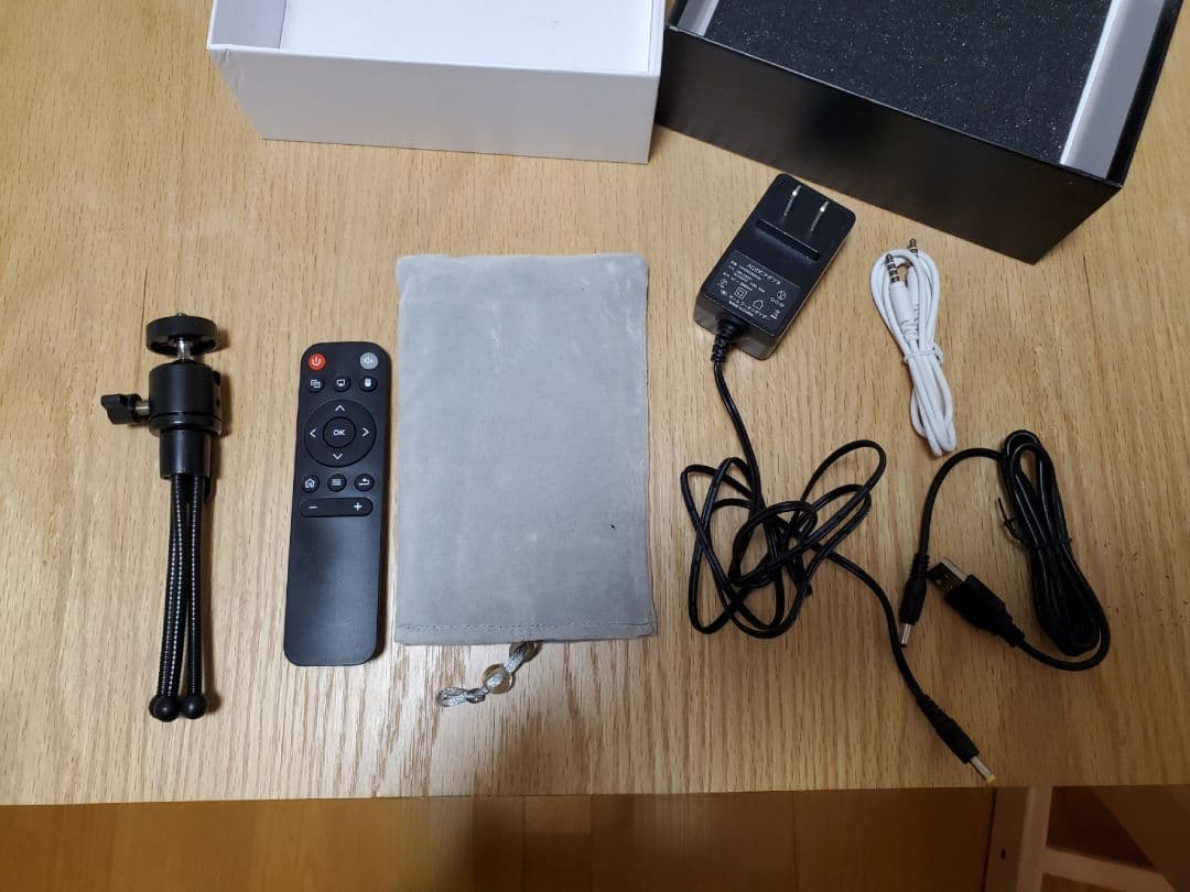 UENO-mono MINI SMART PROJECTOR KABÉNI