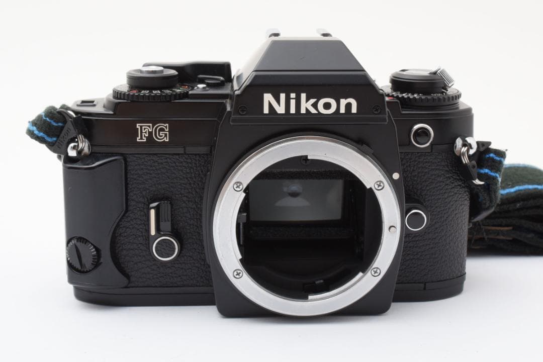 超美品 NIKON FG ブラック フィルムカメラ　モルト新品交換済 B506