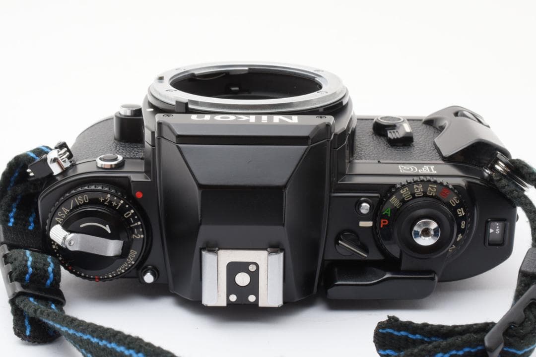 超美品 NIKON FG ブラック フィルムカメラ　モルト新品交換済 B506