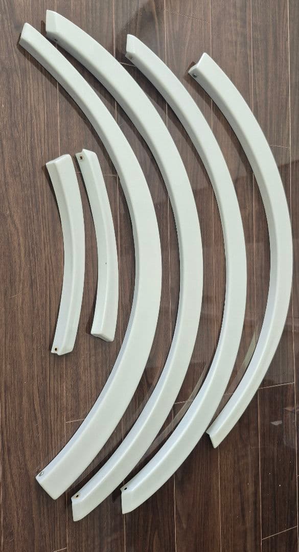 ハイエースEssexリーガルフェンダー　070ホワイトパール