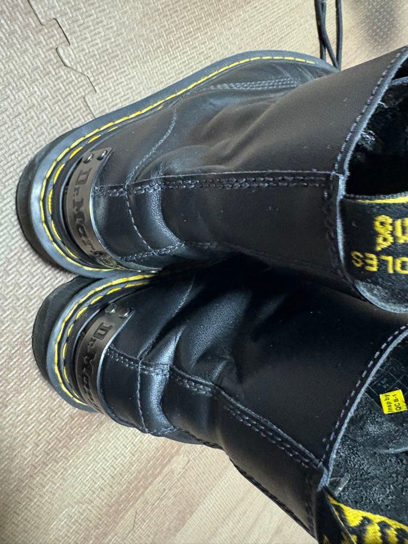 Dr. Martens 　UK8 8ホール