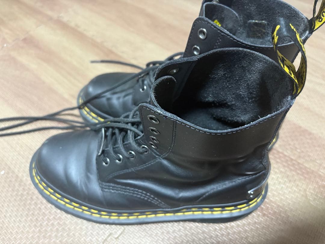 Dr. Martens 　UK8 8ホール
