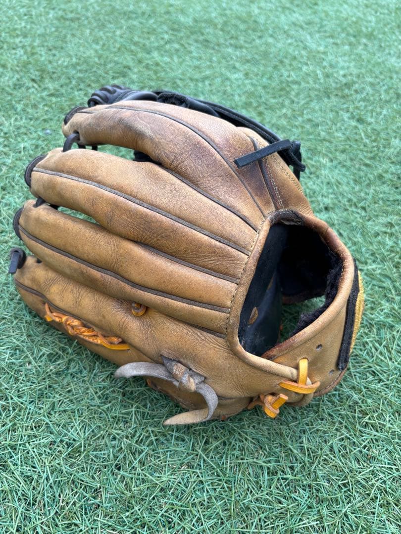 ミズノプロ硬式内野手用グラブ