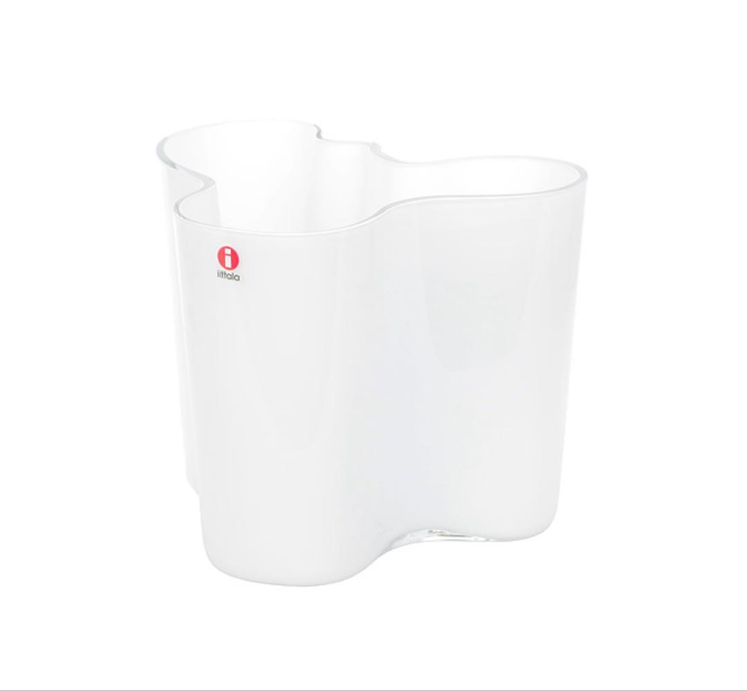  アルヴァ・アアルト　ホワイト波形デザイン