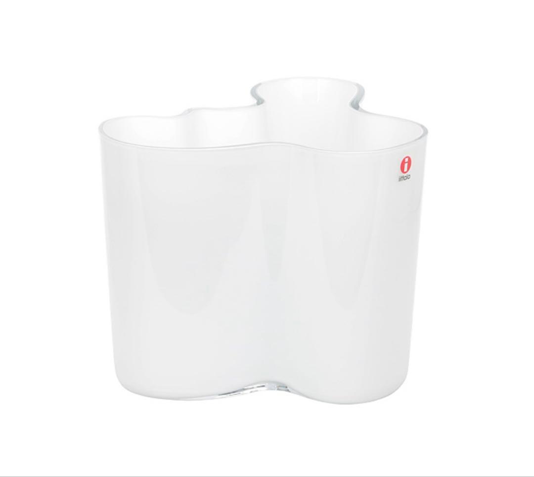  アルヴァ・アアルト　ホワイト波形デザイン