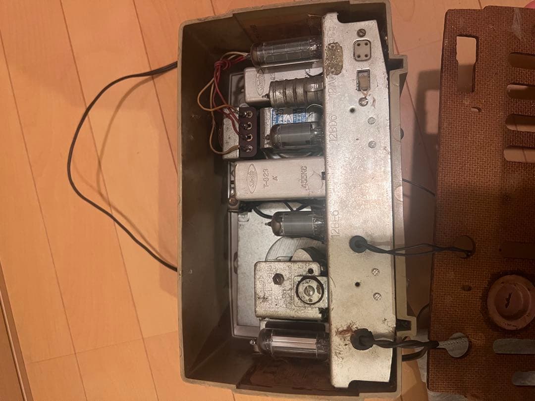 【ジャンク品扱い】 シャープラジオ 5X-76型