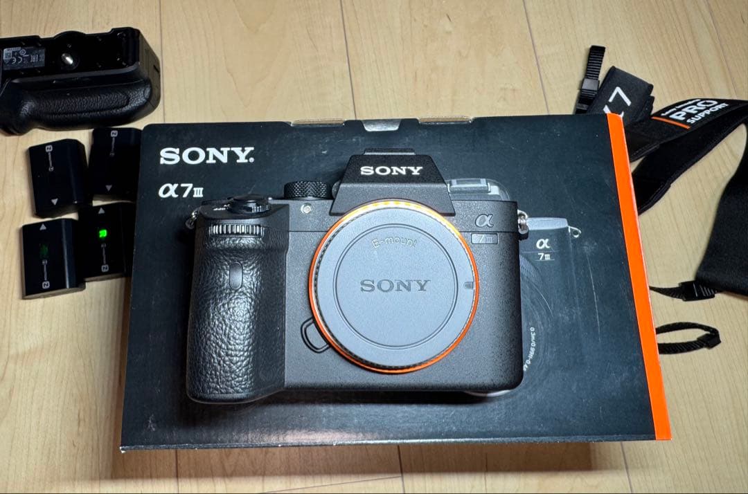 美品　Sony α7 III ミラーレス一眼 本体と縦グリップ