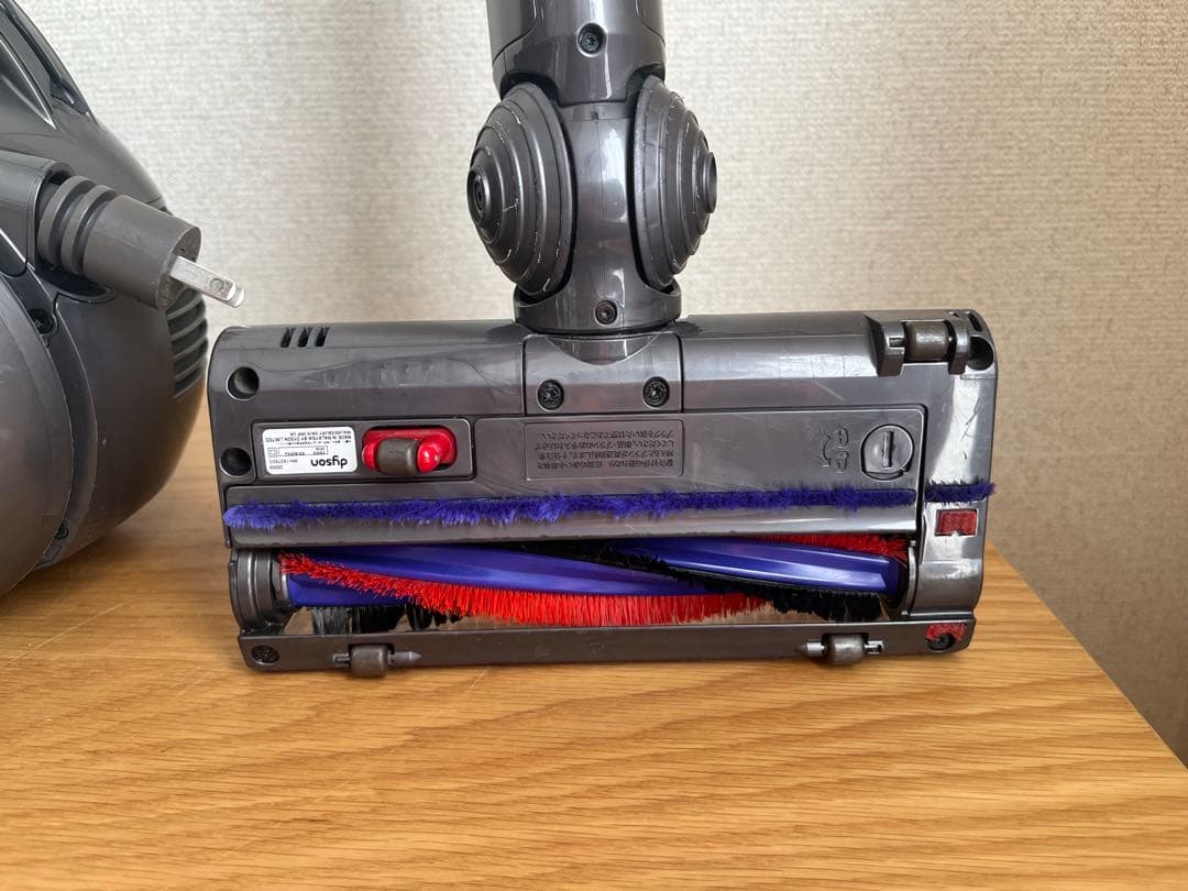 ダイソン 電気掃除機 DC63 【消毒/清掃/動作確認済】