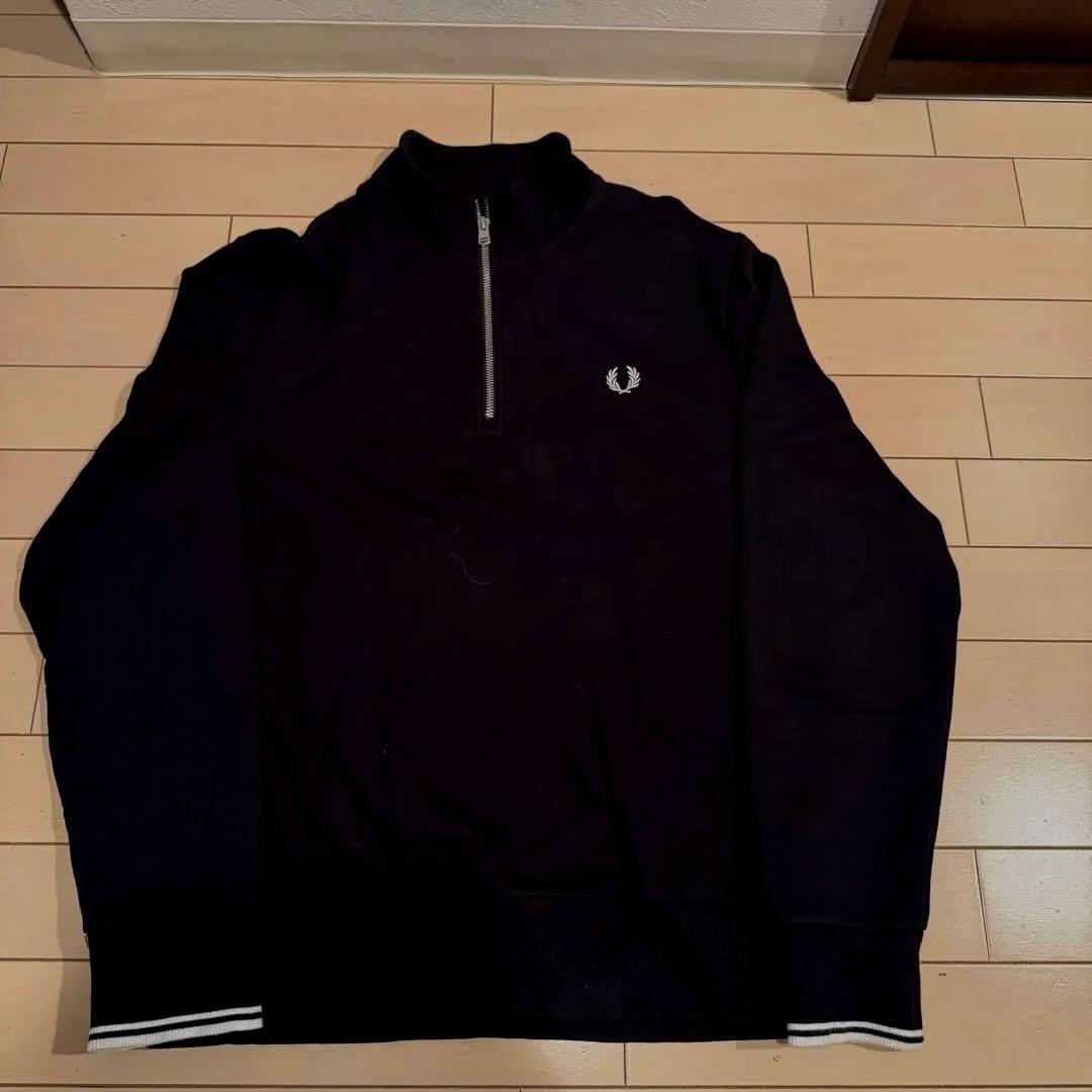 FREDPERRY ハーフジップLサイズスウェットブラック　刺繍ロゴ M3574
