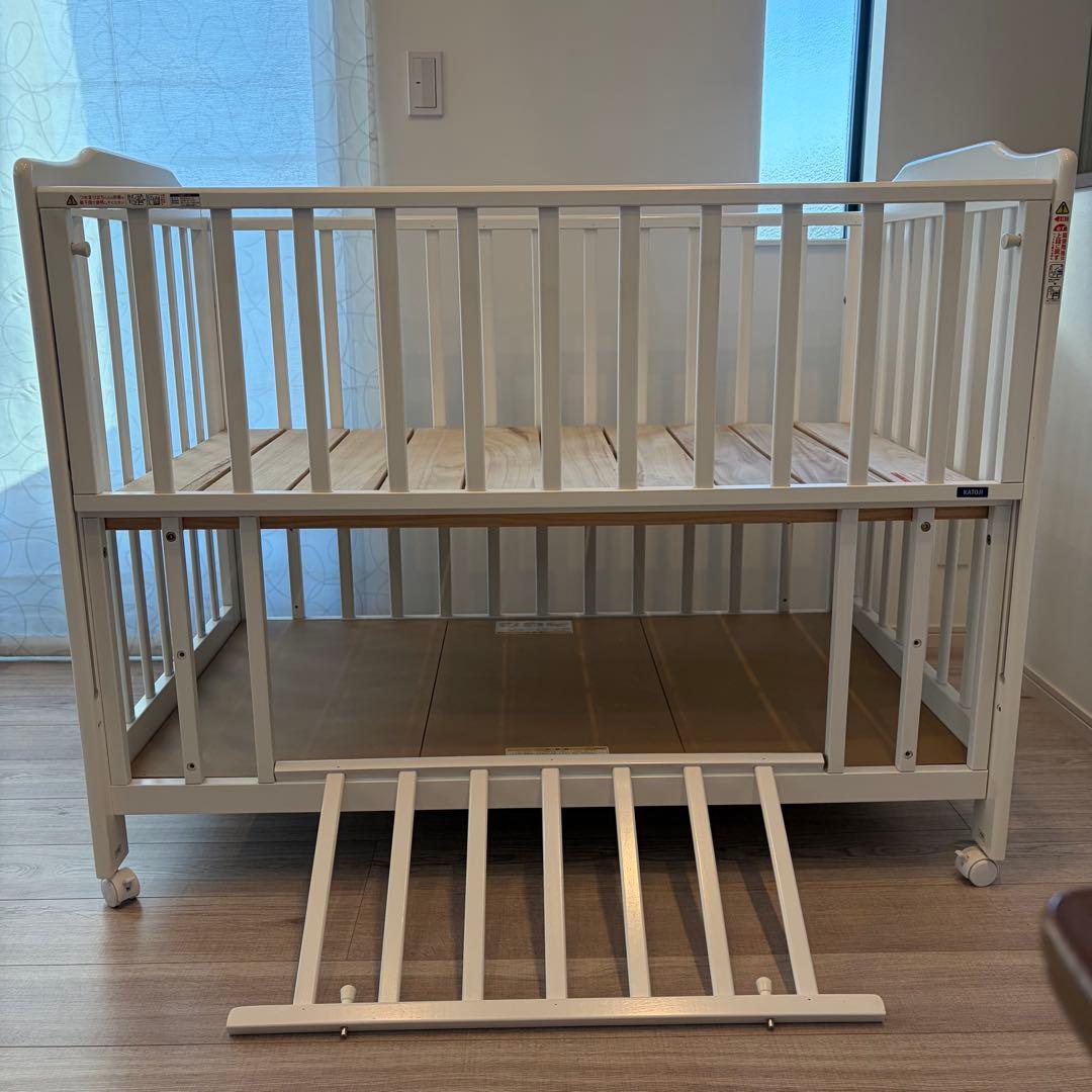 カトージ　ベビーベッド　タチベッド（ホワイトF）⭐︎