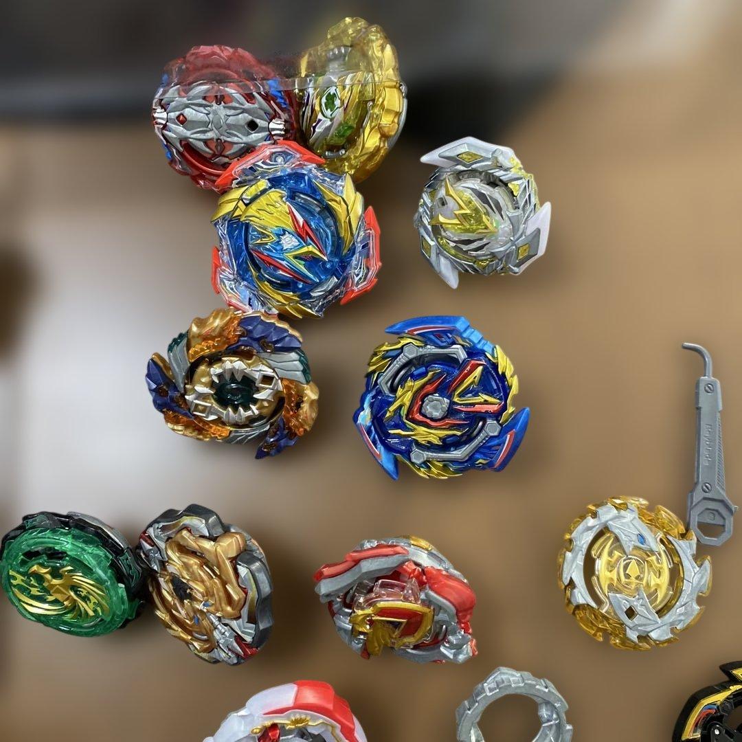 ベイブレード　スタジアムセット　まとめ売り（多色、付属品付き）