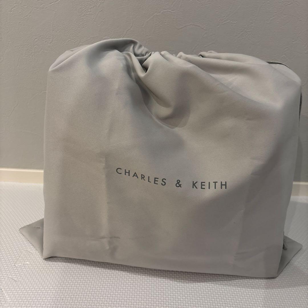 CHARLES&KEITH美品ブラックレザートートバッグ