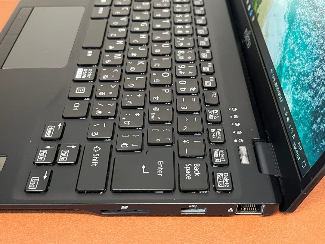 ジャンク LIFEBOOK U9311 i5-1145G7 8G 256GB