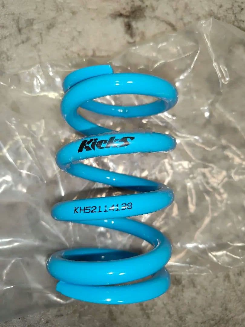 kicks製 全年式 グロム用 リヤスプリング 13.8㌔