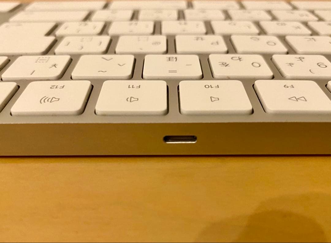 美品 Mac mini M2 8GB アップル製マウス、キーボードセット