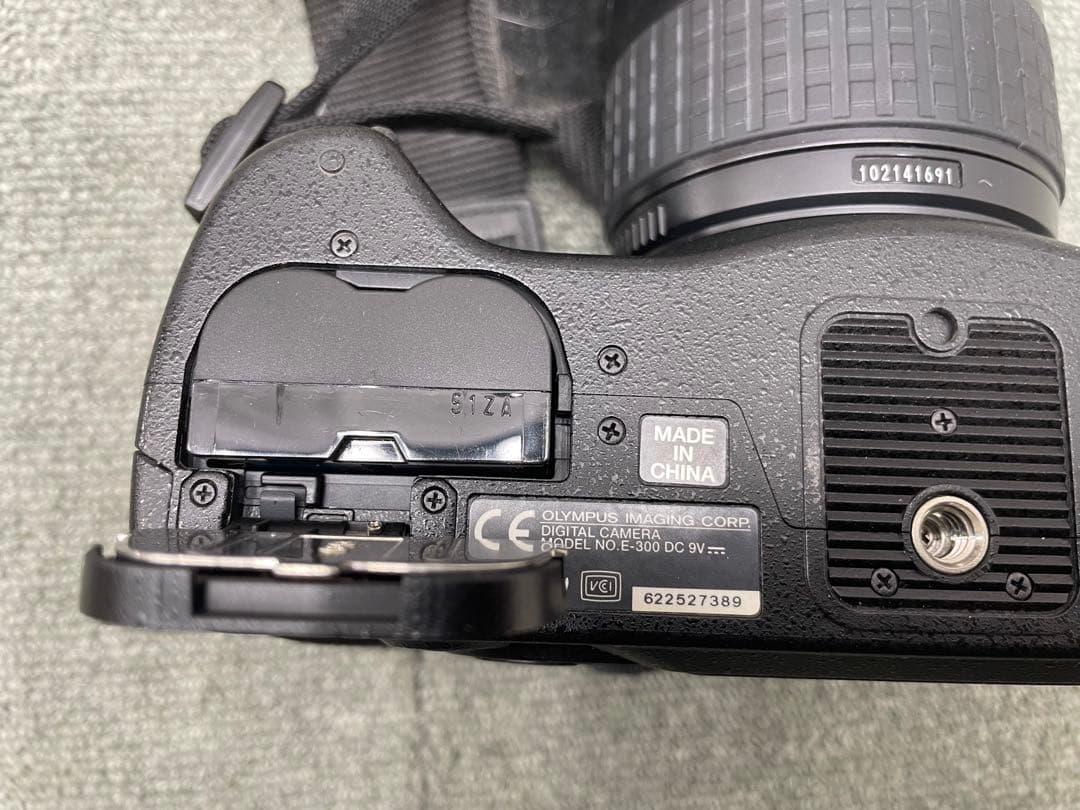 OLYMPUS オリンパス E-300 デジタル一眼レフカメラ