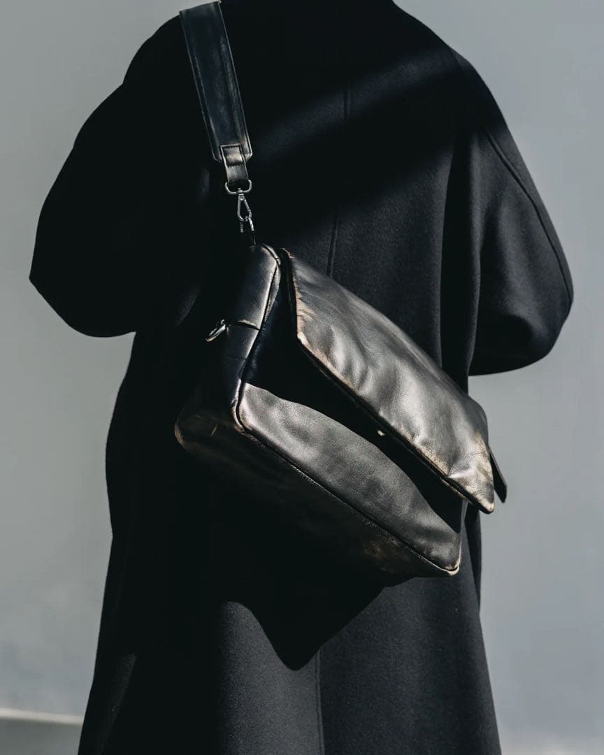【完売】VINTAGE PADDED FLAP HOLIDAY BAG