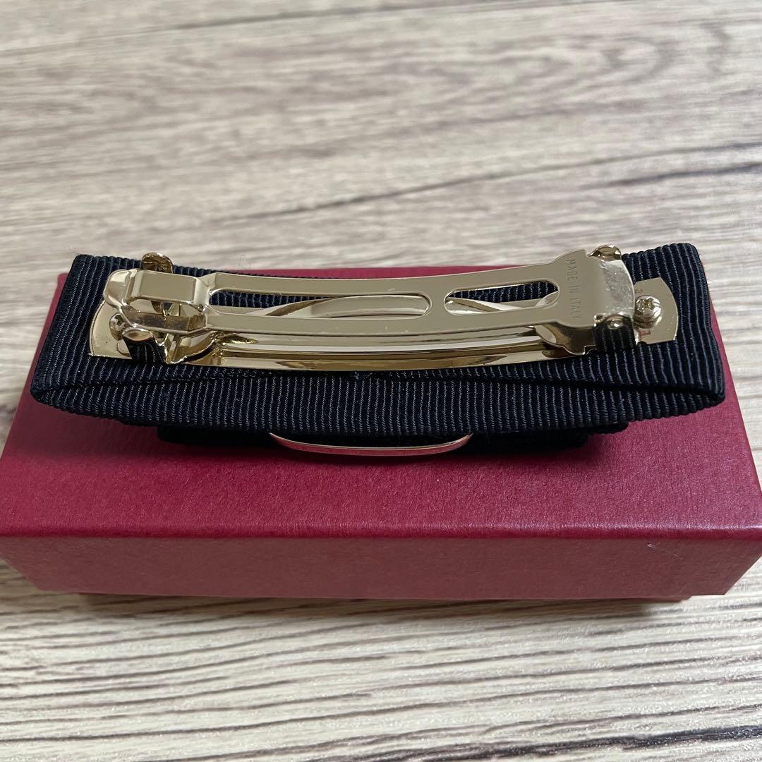 美品♡フェラガモ　バレッタ　リボン　ヴァラ　ブラックゴールド