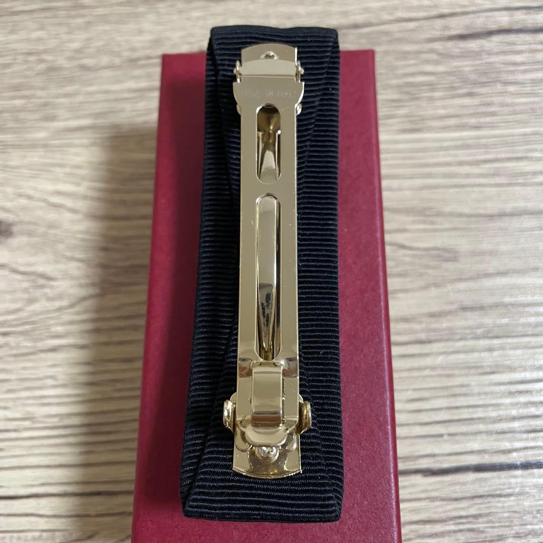 美品♡フェラガモ　バレッタ　リボン　ヴァラ　ブラックゴールド