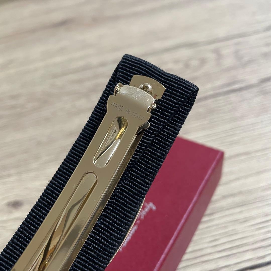 美品♡フェラガモ　バレッタ　リボン　ヴァラ　ブラックゴールド