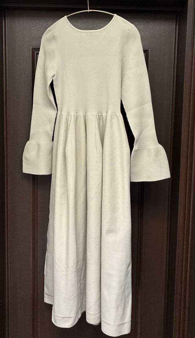 ゆこまま**　おまとめ ２点。新品。Stola. ワンピースとスカート