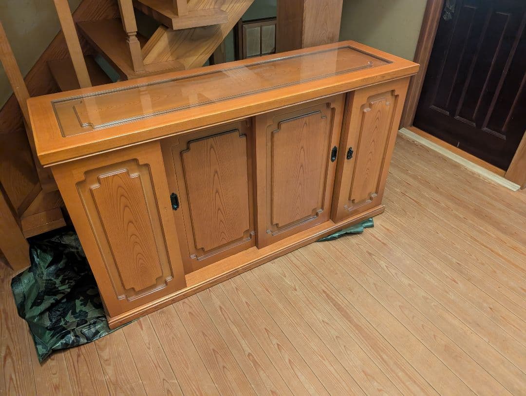 ビンテージ 昭和レトロ 木製三扉キャビネット ガラストップ付き